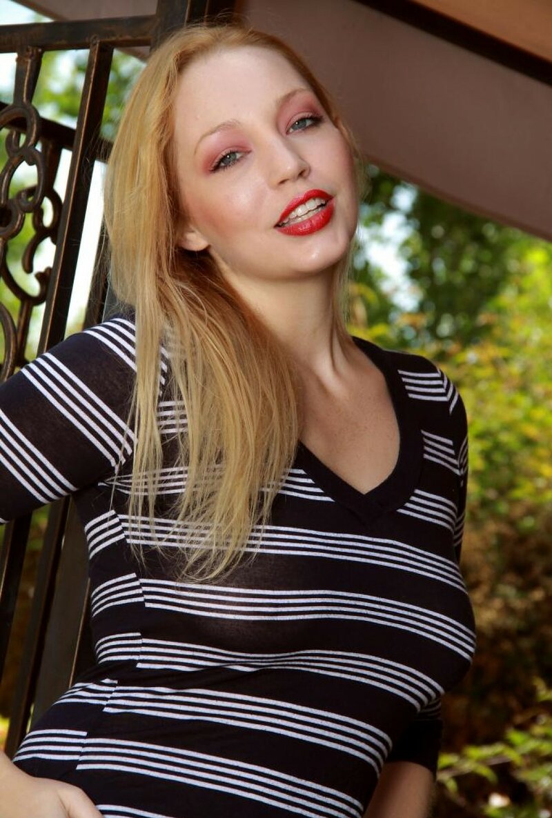 Влада, 22 года, 1 размер груди