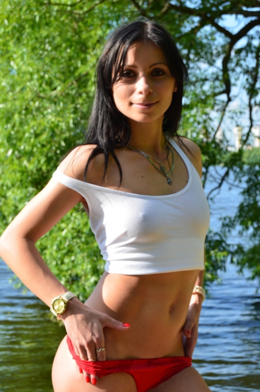 Нина, 22 года, 1 размер груди